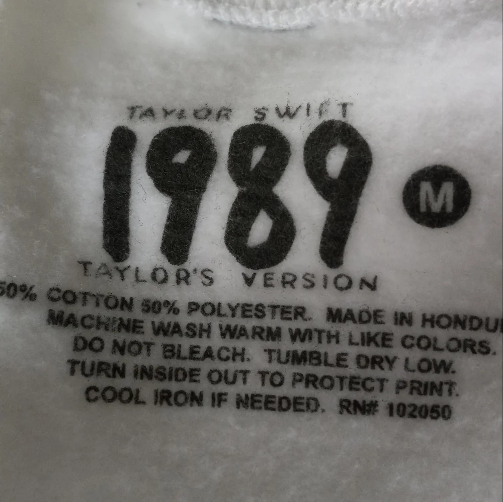VINTAGE TAYLOR SWIFT TAYLORS VERSION SWEATSHIRT "1989" - Picture 2 of 2